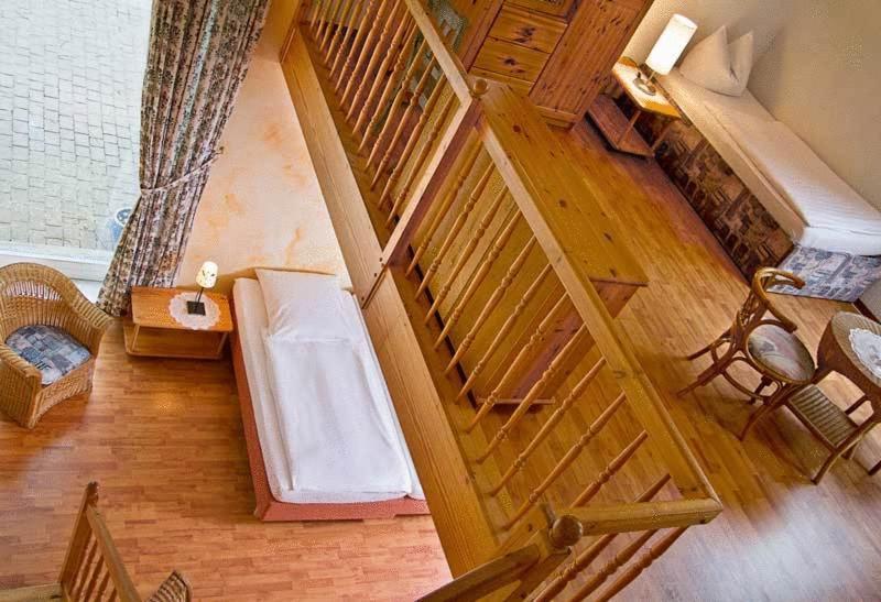 1. Deutsches Kartoffel-Hotel Küsten Exteriör bild